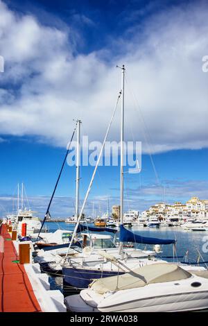 Puerto Banus Ferienresort Marina an der Costa del Sol in der Nähe von Marbella in Spanien, Andalusien Region, Provinz Malaga Stockfoto