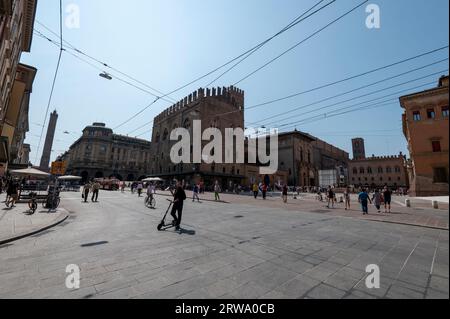 Skyline des Palazzo Re Enzo aus dem 13. Jahrhundert auf der Piazza del Nettuno an der Via Rizzoli im historischen Viertel Bologna in der Emilia-Romagna Region N Stockfoto