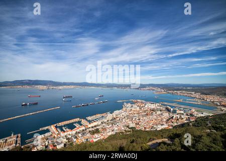 Luftaufnahme über Gibraltar Stadt und Bucht Stockfoto