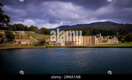 Blick auf Port Arthur vom Meer. Das zum UNESCO-Weltkulturerbe gehörende Gefängnis befindet sich auf der Tasmanischen Halbinsel, Tasmanien, Australien Stockfoto