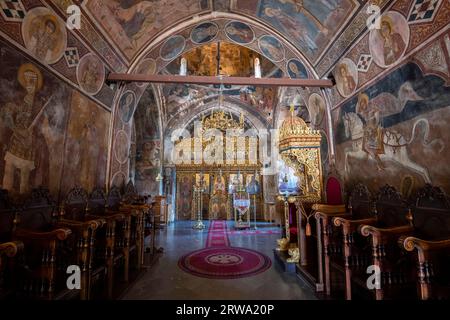 Inneneinrichtung, Altar, Fresken, Kloster Moni Thari in der Nähe von Laerma aus dem 12. Jahrhundert, dem Heiligen Michael, einer der wichtigsten Ordensleute Stockfoto