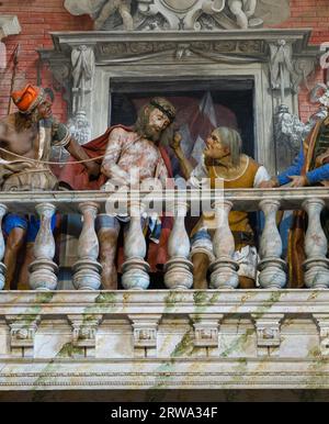 Diese Kapelle zeigt die Szene, in der Pilatus Christus führt, mit den Wunden der Geißel und der Krönung mit Dornen und gebunden durch die Römer Stockfoto