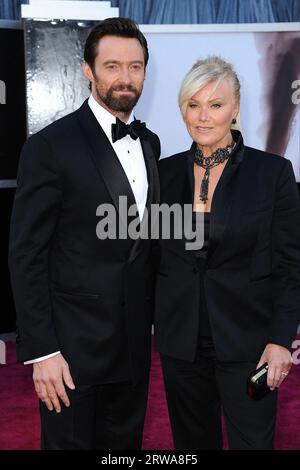 Los Angeles, Usa. September 2023. Foto vom 24. Februar 2013 von Hugh Jackman und seiner Frau Deborra-Lee Furness, die für die 85th Academy Awards im Dolby Theatre in Los Angeles, Kalifornien, USA eintrafen. Hugh Jackman und seine Frau Deborra-Lee Furness haben angekündigt, dass sie ihre Ehe nach 27 Jahren beenden. Die australischen Schauspieler heirateten 1996 und haben zwei Kinder, Oscar, 23, und Ava, 18. Foto: Lionel Hahn/ABACAPRESS.COM Abaca Press/Alamy Live News Stockfoto