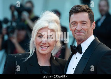 Venedig, Italien. September 2023. Aktenfoto vom 07. September 2022 von Hugh Jackman und Deborra-Lee Furness, die bei der Son Premiere während des 79. Internationalen Filmfestivals von Venedig (Mostra) in Venedig, Italien, teilnahmen. Hugh Jackman und seine Frau Deborra-Lee Furness haben angekündigt, dass sie ihre Ehe nach 27 Jahren beenden. Die australischen Schauspieler heirateten 1996 und haben zwei Kinder, Oscar, 23, und Ava, 18. Foto von Aurore Marechal/ABACAPRESS.COM Credit: Abaca Press/Alamy Live News Stockfoto