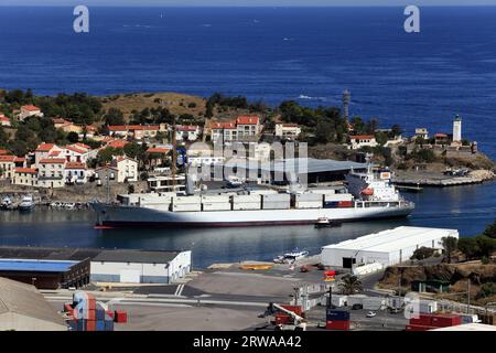 Die Stadt und der Hafen von Port-Vendres. Pyrenäen-Orientales. Port-Vendres. Occitanie, Frankreich Stockfoto