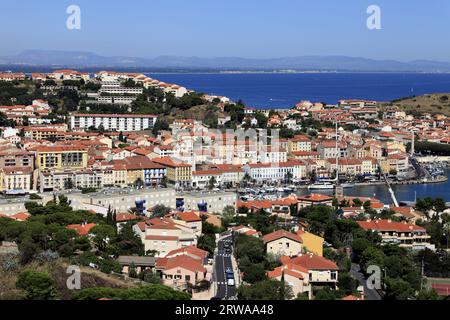 Die Stadt und der Hafen von Port-Vendres. Pyrenäen-Orientales. Port-Vendres. Occitanie, Frankreich Stockfoto