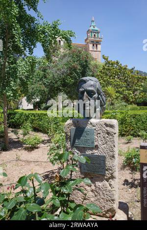 Mallorca, Spanien - 18. Juni 2023: Büste des Komponisten Frederic Chopin in den Gärten des Rathauses, Valldemossa, Mallorca Stockfoto