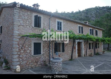 Mallorca, Spanien - 12. Juni 2023: Refugi Tossals Verds Hostel in den Tramuntana Bergen, Mallorca Stockfoto