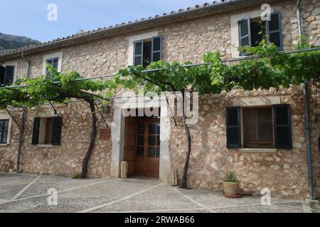 Mallorca, Spanien - 12. Juni 2023: Refugi Tossals Verds Hostel in den Tramuntana Bergen, Mallorca Stockfoto