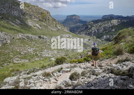 Mallorca, Spanien - 12. Juni 2023: Blick auf den GR221 Trail durch die Tramuntana Mountains, Mallorca Stockfoto