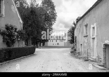 Schwarz-weiß-Foto vom Gelände des Chateaux d’Epoisses im Departement Côte-d’Or von Burgund Frankreich. Stockfoto