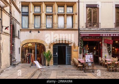 Der Eingang zu einem Taboule in der Altstadt von Lyon, Frankreich. Stockfoto