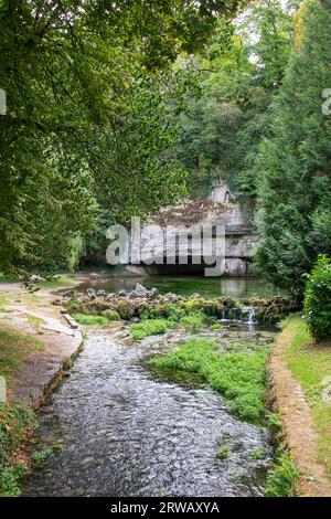 Die Quelle des Flusses Douix in Chatillon Sur seine, Frankreich. Stockfoto