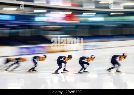 HEERENVEEN - atmosphärisches Bild von Jens van 't Wout (m) während des Trainings der National Short Track Training Selection im Daikin Experience Center Thialf, vor der Präsentation der Fahrer der TeamNL Short Track Season 2023-2024. ANP VINCENT JANNINK Stockfoto