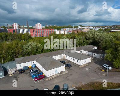 Glasgow, Schottland, Großbritannien. September 2023. Blick von außen auf Schottlands erstes Drogenkonsumzentrum, das im East End von Glasgow eröffnet wurde. Das Zentrum, das offiziell den Titel Enhanced Drug Treatment Service, Glasgow Alcohol and Drugs Recovery Services trägt, wird der Ort der radikalsten Drogensucht-Behandlungsexperimente in Großbritannien sein. Iain Masterton/Alamy Live News Stockfoto