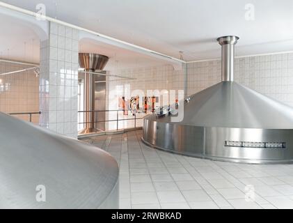 Brauerei in der Lebensmittelindustrie – Tanks und Anlagen für die Bierbrauerei Stockfoto