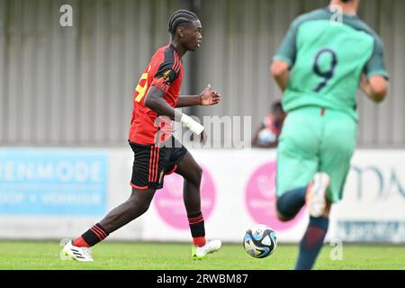 Sint Niklaas, Belgien. September 2023. Jorthy Mokio (4) aus Belgien, dargestellt während eines Fußballspiels zwischen den nationalen U16-Teams Portugals und Belgiens am Montag, den 17. September 2023 in Sint-Niklaas, Belgien. Quelle: Sportpix/Alamy Live News Stockfoto