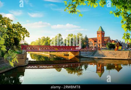 Sandbrücke auf Wyspa Piasek Insel und Indoor Market in Breslau, Polen Stockfoto