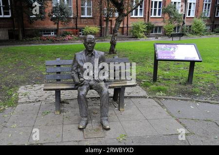 Statue von Alan Turring in Sackville Gardens, Manchester City, England, Großbritannien Stockfoto