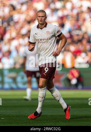 Erling Haaland aus Manchester City in Aktion während des Spiels der Premier League im London Stadium, London. Bilddatum: Samstag, 16. September 2023. Stockfoto