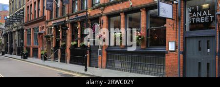 Blick auf die Canal Street, das Schwulendorf Manchester, Manchester City, England, Großbritannien Stockfoto