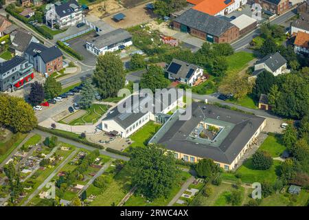 Luftaufnahme, Pflegeheim Hans-Jürgen-Janzen-Haus, Frömern, Fröndenberg, Ruhrgebiet, Nordrhein-Westfalen, Deutschland, Altenheim, Ruhestand Stockfoto