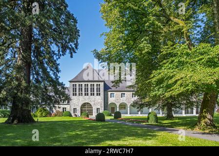 Abtei von Scourmont / Abbaye Notre-Dame de Scourmont, Trappistenkloster in Forges, berühmt für seine Chimay-Brauerei, Provinz Hennegau, Belgien Stockfoto