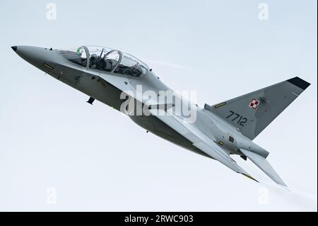 Eine Alenia Aermacchi M-346 Master Advanced Jet Trainerin der polnischen Luftwaffe. Stockfoto