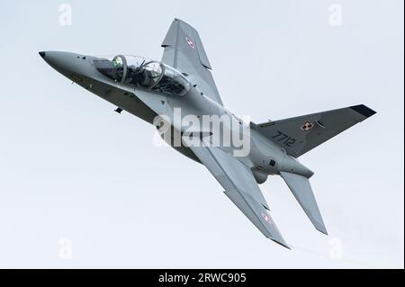 Eine Alenia Aermacchi M-346 Master Advanced Jet Trainerin der polnischen Luftwaffe. Stockfoto