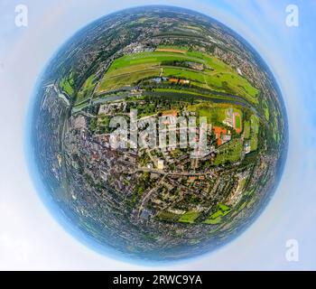 Luftbild, Stadtblick Hamm-Mitte, Stadt und Flughafen Lippewiesen, Sportzentrum Ost, Datteln-Hamm Kanal und Fluss Lippe, Globus, Fisheye Shot, 360 Grad Stockfoto