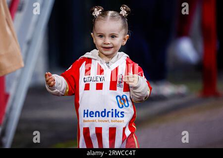 Oss, Niederlande. September 2023. OSS, NIEDERLANDE - 18. SEPTEMBER: Fan von TOP Oss während des niederländischen Keuken Kampioen Divisie Spiels zwischen TOP Oss und FC Dordrecht im Frans Heesen Stadion am 18. September 2023 in Oss, Niederlande. (Foto: Broer van den Boom/Orange Pictures) Credit: Orange Pics BV/Alamy Live News Stockfoto