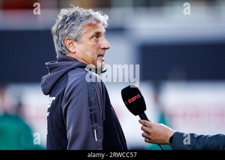 Oss, Niederlande. September 2023. OSS, NIEDERLANDE - 18. SEPTEMBER: Cheftrainer Ruud Brood von TOP Oss während des niederländischen Keuken Kampioen Divisie-Spiels zwischen TOP Oss und FC Dordrecht im Frans Heesen Stadion am 18. September 2023 in Oss, Niederlande. (Foto: Broer van den Boom/Orange Pictures) Credit: Orange Pics BV/Alamy Live News Stockfoto