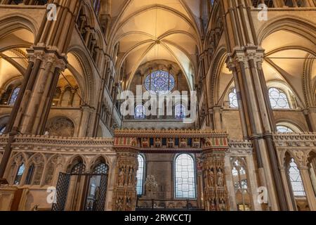 Canterbury, UK-20. Mai 2023: Innenraum der Kathedrale von Canterbury in Canterbury, Kent. Eine der ältesten und berühmtesten christlichen Kirchen in Großbritannien. Sein Archbish Stockfoto