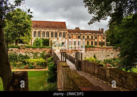 Blick von der Südbrücke auf Eltham Palace, Eltham, Kent Stockfoto