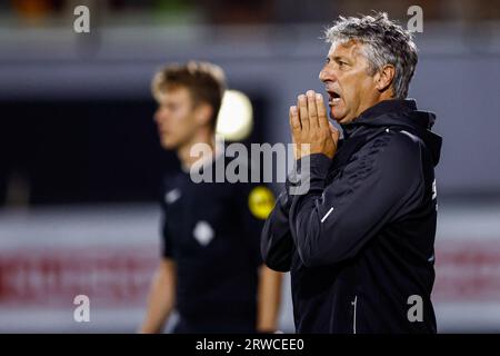 Oss, Niederlande. September 2023. OSS, NIEDERLANDE - 18. SEPTEMBER: Cheftrainer Ruud Brood von TOP Oss während des niederländischen Keuken Kampioen Divisie-Spiels zwischen TOP Oss und FC Dordrecht im Frans Heesen Stadion am 18. September 2023 in Oss, Niederlande. (Foto: Broer van den Boom/Orange Pictures) Credit: Orange Pics BV/Alamy Live News Stockfoto