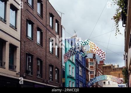 London, Großbritannien - 27. August 2023: Blick auf die Carnaby Street. Es ist eine Fußgängerzone in Soho in der City of Westminster Stockfoto