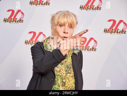 Hamburg, Deutschland. September 2023. Hannelore Hoger, Schauspielerin, kommt zur Geburtstagsgala für 20 Jahre Musical „heiße Ecke“ in Schmidts Tivoli. Quelle: Georg Wendt/dpa/Alamy Live News Stockfoto