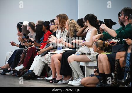 New inn Yard, London, Großbritannien. September 2023. Fashion Scout China Telent One to Watch, London, Großbritannien. Kredit: Siehe Li/Picture Capital/Alamy Live News Stockfoto