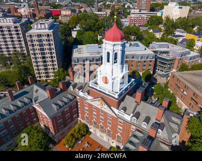 Henry Dunster House of Harvard University: Luftaufnahme am 945 Memorial Drive am Ufer des Charles River in Cambridge, Massachusetts, USA. Stockfoto