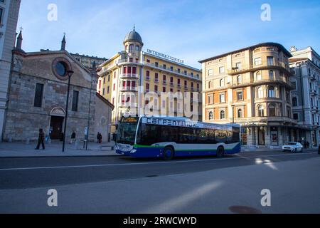 Lugano Schweiz, 21. Januar 2023: Straßenansicht der Stadt Lugano, Tessin, Schweiz. Stockfoto