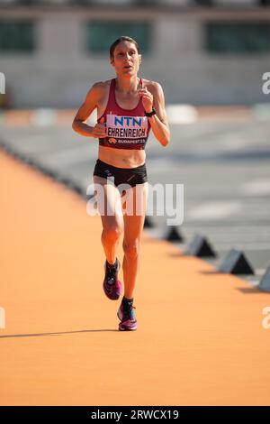 Karen Ehrenreich nahm am Marathon der Leichtathletik-Weltmeisterschaften in Budapest 2023 Teil. Stockfoto