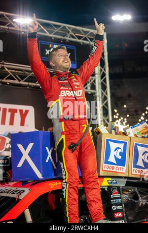 Bristol, TN, USA. September 2023. Justin Allgaier (7), Fahrer der NASCAR Xfinity Series, feiert seinen Sieg für die Food City 300 auf dem Bristol Motor Speedway in Bristol, TN. (Bild: © Logan T Arce Grindstone Media Gr/ASP) NUR REDAKTIONELLE VERWENDUNG! Nicht für kommerzielle ZWECKE! Stockfoto