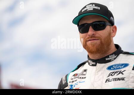 Darlington, SC, USA. September 2023. Chris Buescher (17), Fahrer des NASCAR Cup, geht auf die Rennstrecke, um für den Cook Out Southern 500 auf dem Darlington Raceway in Darlington SC zu trainieren. (Bild: © Logan T Arce Grindstone Media Gr/ASP) NUR REDAKTIONELLE VERWENDUNG! Nicht für kommerzielle ZWECKE! Stockfoto