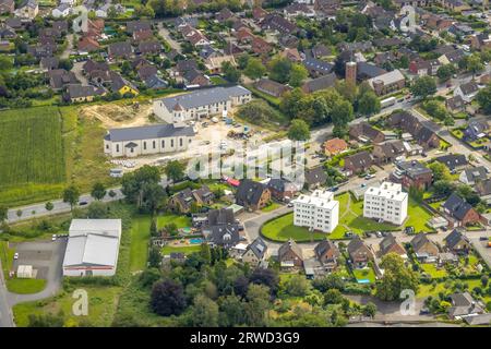 Luftaufnahme, Luftbild, St. Georgskirche und Gemeindezentrum St. Georg, Baustelle und Neubau syrisch-orthodoxe Kirche von Antiochien, zwei hoch- Stockfoto