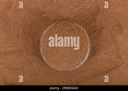 Gewürz aus schwarzem Pfeffer mischen. Fünf Arten von Pfeffer aus nächster Nähe. Textur verschiedener Paprika. Gewürze und Gewürze aus bunten Paprika. Stockfoto