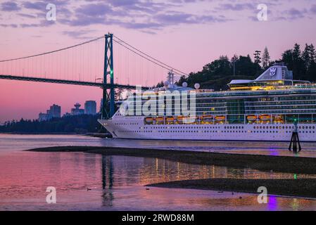 Royal Caribbean Line, Kreuzfahrtschiff Brilliance of the Seas, fährt in Vancouver Hafen, Vancouver, British Columbia, Kanada Stockfoto