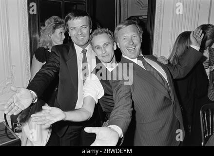 LONDON, GROSSBRITANNIEN. 3. September 1986: Tony Blackburn, Wayne Sleep & David Hamilton auf einer Party in London. Datei Foto © Paul Smith/Featureflash Stockfoto