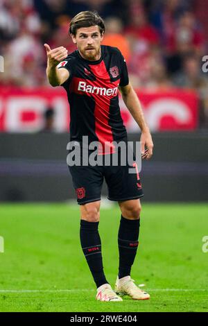 München, Deutschland. September 2023. Fußball: Bundesliga, Bayern München - Bayer Leverkusen, Spieltag 4, Allianz Arena. Leverkusens Jonas Hofmann-Gesten. Quelle: Tom Weller/dpa/Alamy Live News Stockfoto