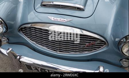 Pau, Frankreich - 08 17 2023 : Austin Healey 3000 z Sprite Motor Car Logo Marke und Textschild Stockfoto