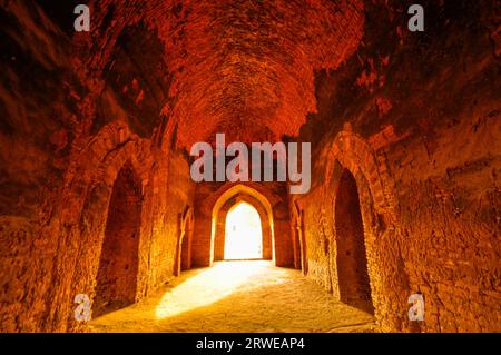 Antiker Tempel in Bagan nach Sonnenuntergang, Myanmar Burma Stockfoto